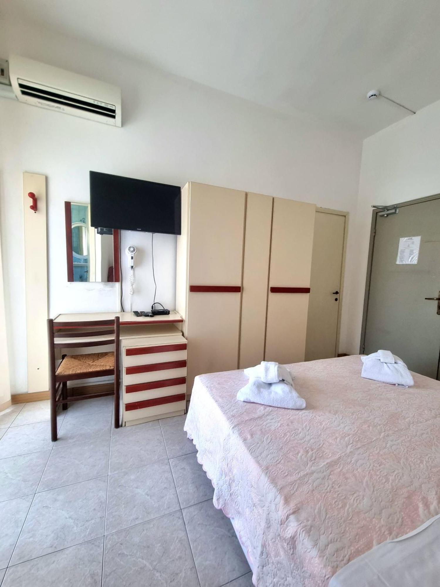 Due Gemelle Otel Rimini Dış mekan fotoğraf